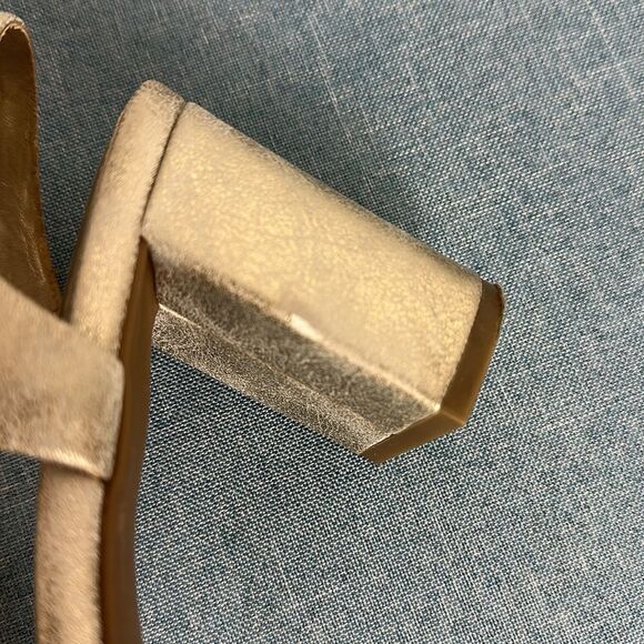 Anne Klein Resley Heeled Round Open Toe Sandals In Gold Size 8.5 - Picture 6 of 12